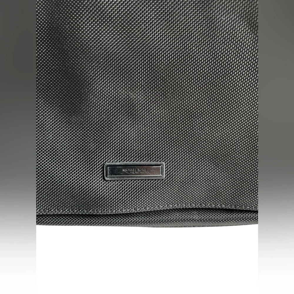 Michael Kors Kent Large Nylon Messenger Bag in Black